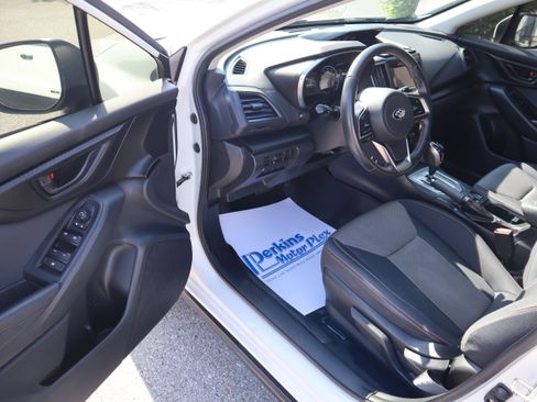 Used 2018 Subaru Crosstrek 2.0i Premium w/ Popular Package #3 AWD/4WD image 3