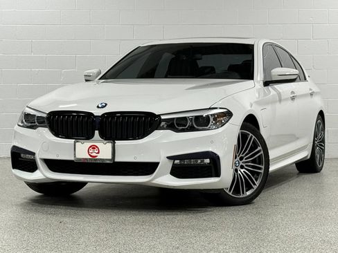 Used 2018 BMW 530e xDrive w/ M Sport Package 2 AWD/4WD image 2
