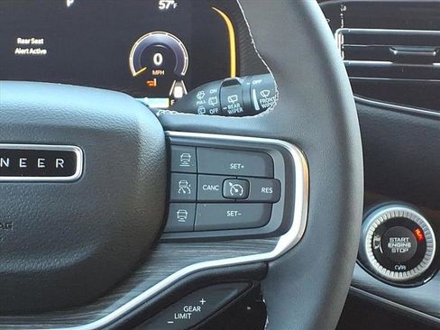 Used 2023 Jeep Wagoneer Series III w/ Premium Group I image 26