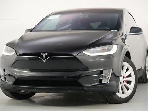 Used 2016 Tesla Model X P90D image 3