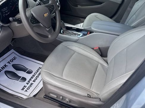 Used 2017 Chevrolet Malibu Hybrid FWD image 3