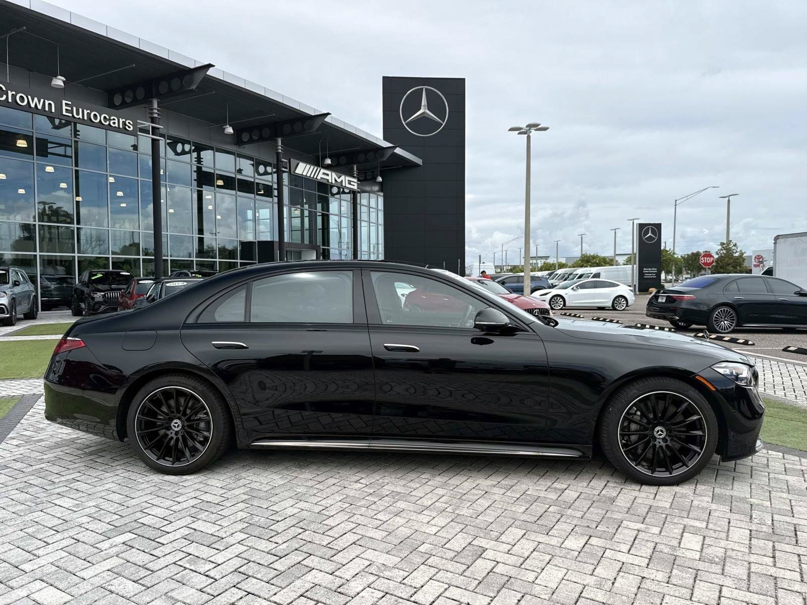 Certified 2025 Mercedes-Benz S 580e 4MATIC Sedan w/ AMG Line Package image 6