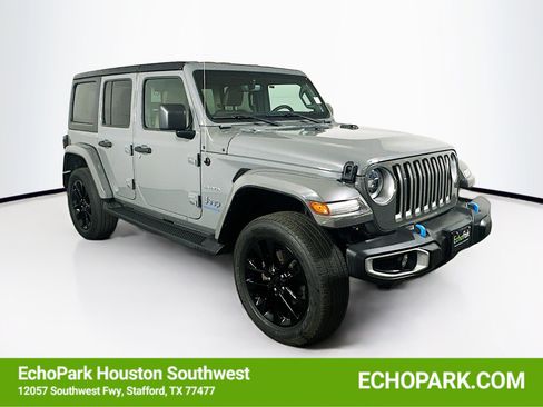 Used 2023 Jeep Wrangler Unlimited Sahara w/ Cold Weather Group AWD/4WD image 1