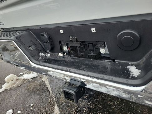 Used 2025 Chevrolet Silverado 1500 LT image 9