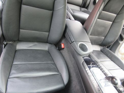 Used 2013 Porsche Panamera S image 31