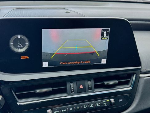 Used 2025 Lexus ES 300h w/ Premium Package image 10