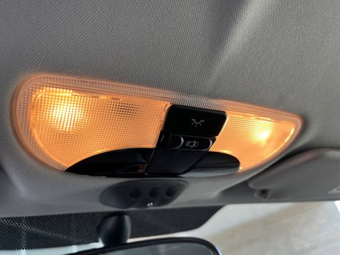 Used 2005 Chrysler Crossfire SRT-6 image 31