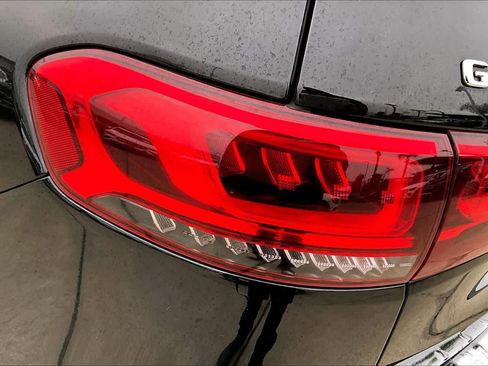 Used 2022 Mercedes-Benz GLB 250 image 28