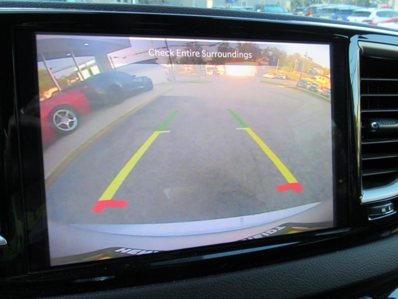Used 2024 Chrysler Pacifica Touring-L FWD image 26