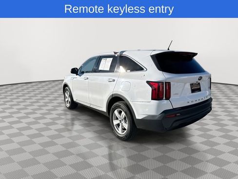 Used 2021 Kia Sorento LX image 7