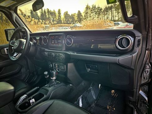 Certified 2021 Jeep Wrangler Unlimited Sahara image 37