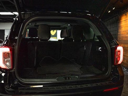 Used 2020 Ford Explorer XLT w/ Equipment Group 202A image 7