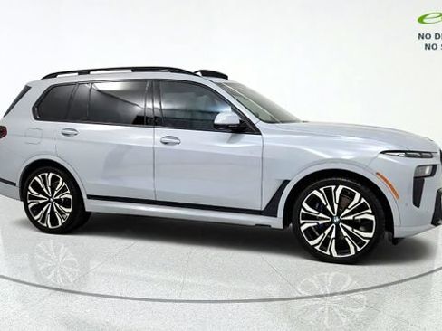 Used 2024 BMW X7 xDrive40i w/ M Sport Package AWD/4WD image 1