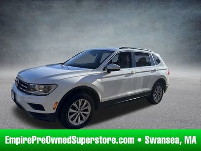 Used 2018 Volkswagen Tiguan SE w/ Panoramic Sunroof Package