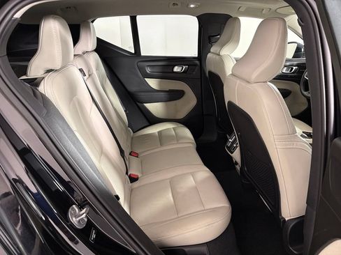 Used 2024 Volvo XC40 B5 Plus w/ Climate Package AWD/4WD image 42