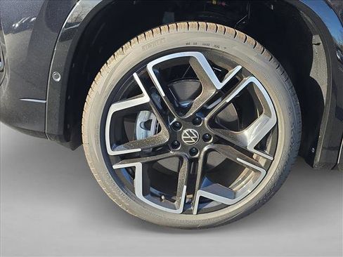 New 2026 Volkswagen Tiguan SEL R-Line image 13