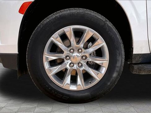 Used 2024 Chevrolet Suburban Premier image 22