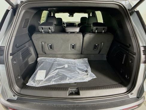 New 2026 Chevrolet Traverse LT w/ Driver Confidence Package AWD/4WD image 27