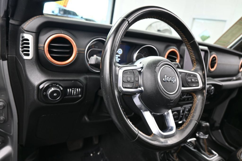 Used 2021 Jeep Wrangler Unlimited Sahara AWD/4WD image 15