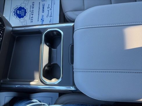 New 2026 GMC Sierra 2500 SLT w/ SLT Premium Package image 24