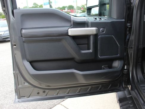 Used 2018 Ford F150 Lariat w/ Equipment Group 502A Luxury AWD/4WD image 11