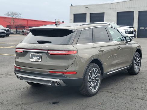 New 2025 Lincoln Corsair Reserve w/ Equipment Group 202A image 4