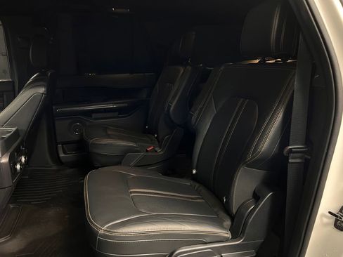 Used 2023 Ford Expedition Max Platinum AWD/4WD image 24