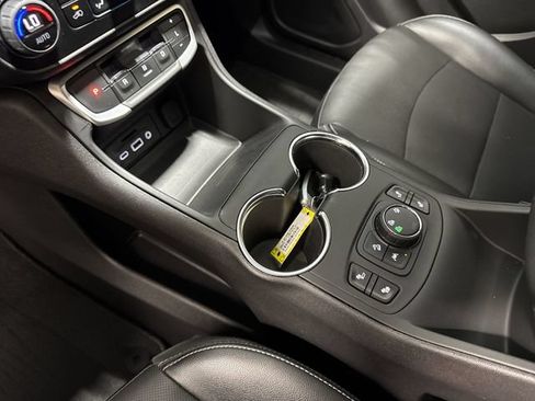 Certified 2024 GMC Terrain SLT w/ Elevation Edition AWD/4WD image 20