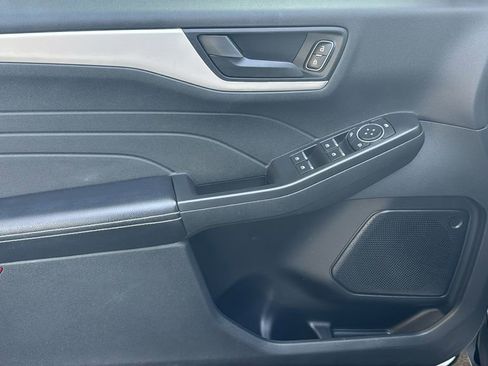 Certified 2022 Ford Escape SE image 18