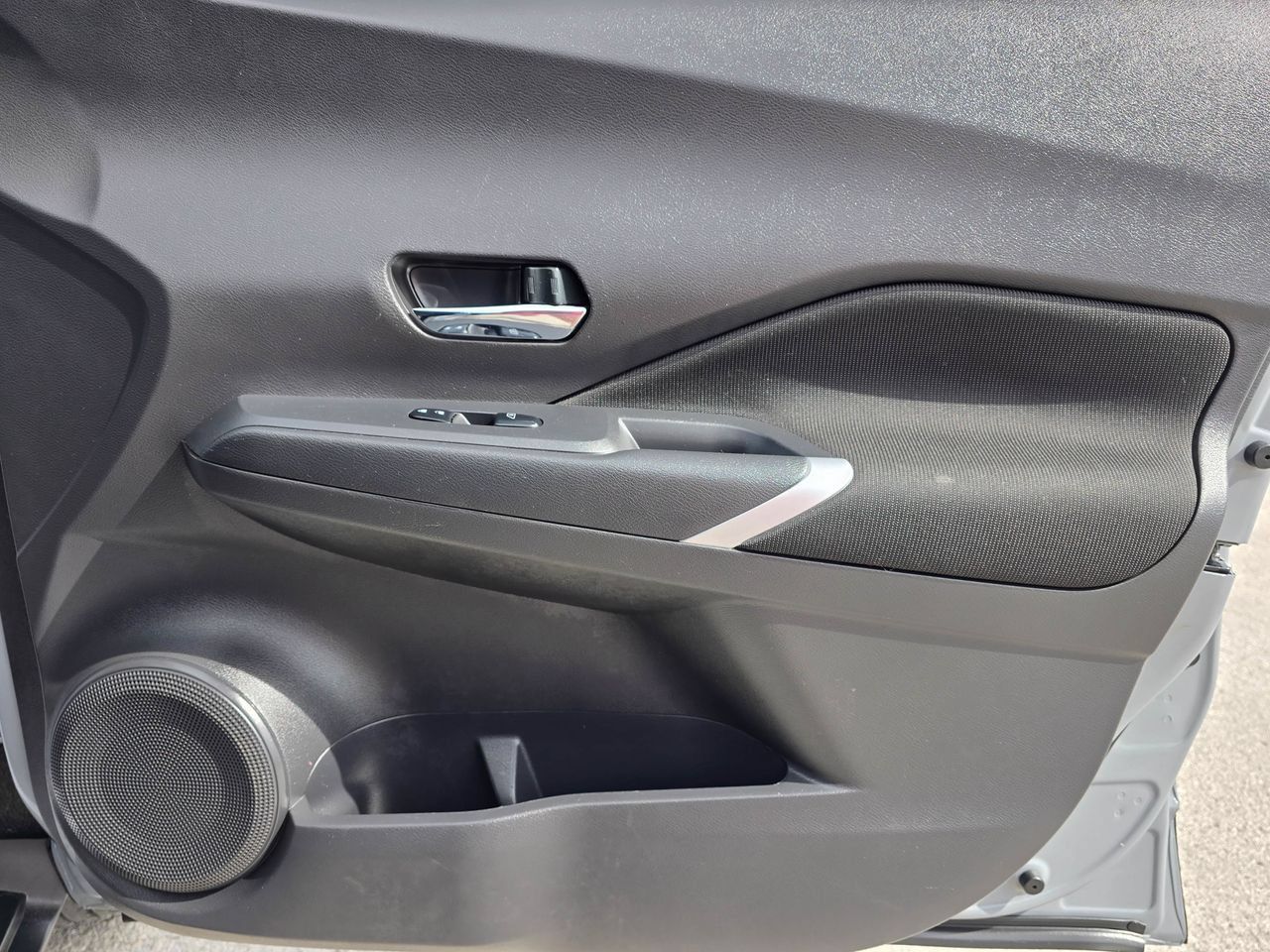 Used 2024 Nissan Kicks SV FWD image 27