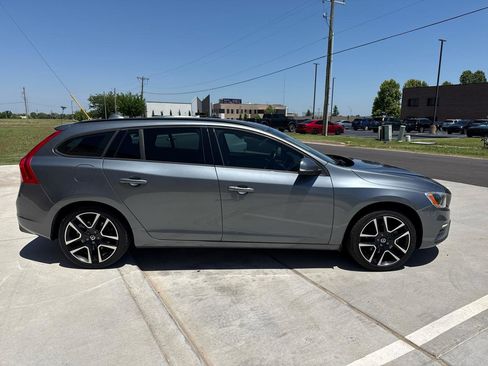 Used 2018 Volvo V60 T5 Dynamic w/ Vision Package FWD image 9