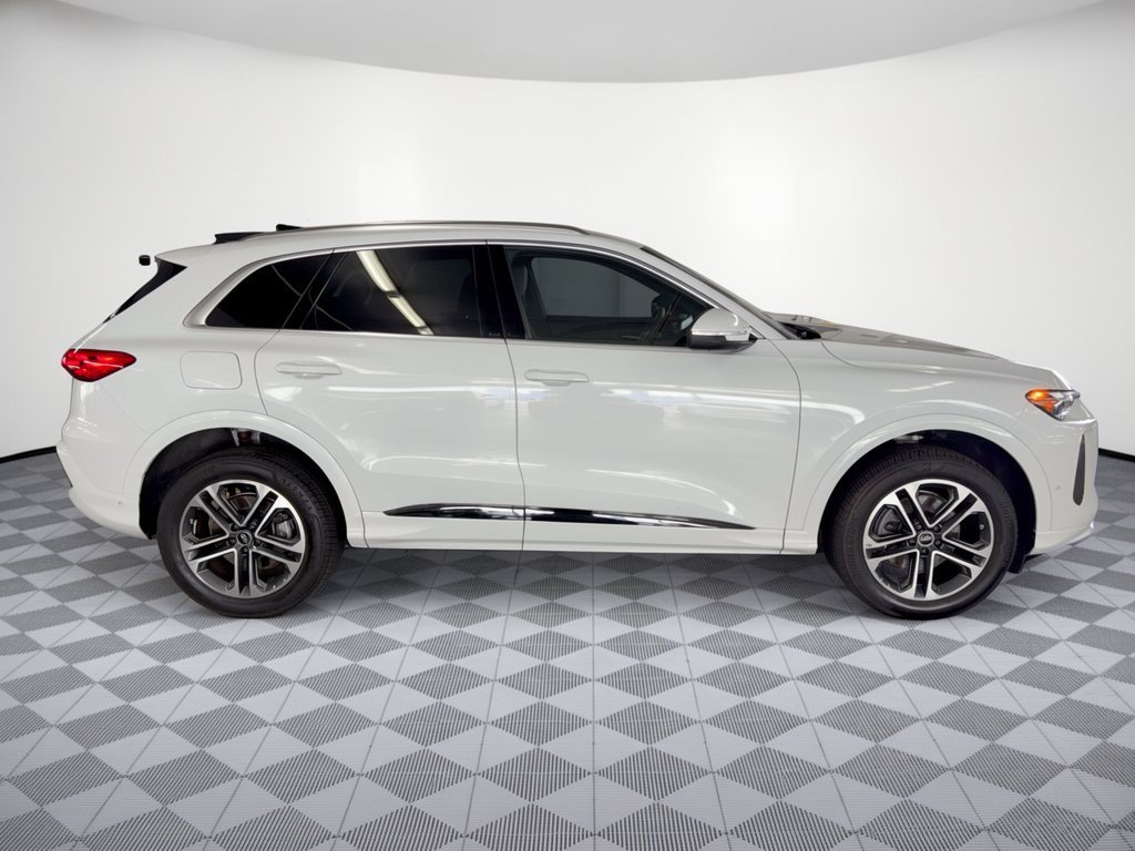 Used 2025 Audi Q5 Premium w/ Convenience Package AWD/4WD image 8