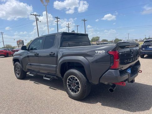 Used 2025 Toyota Tacoma TRD Off-Road AWD/4WD image 5