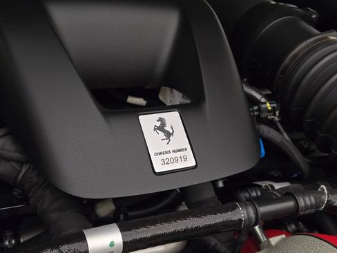 Used 2025 Ferrari Purosangue AWD/4WD image 29
