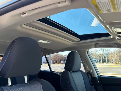 Used 2021 Subaru Crosstrek 2.0i Premium w/ Moonroof Package image 11