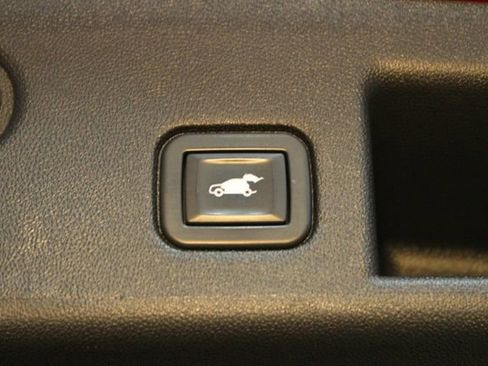 Used 2020 Chevrolet Equinox LT image 18