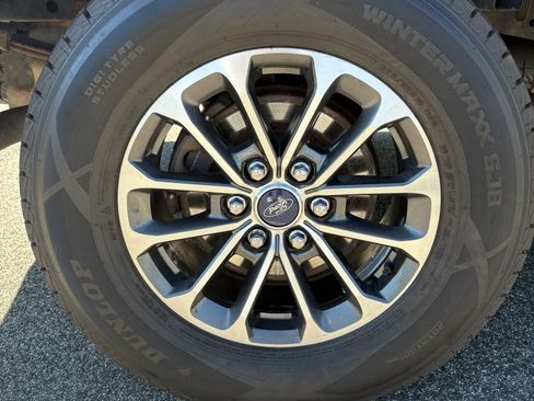 Used 2018 Ford F150 XLT w/ Equipment Group 302A Luxury AWD/4WD image 17