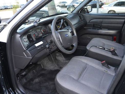 Used 2008 Ford Crown Victoria Police Interceptor RWD image 5
