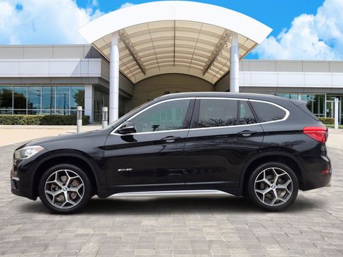 Used 2018 BMW X1 sDrive28i image 3