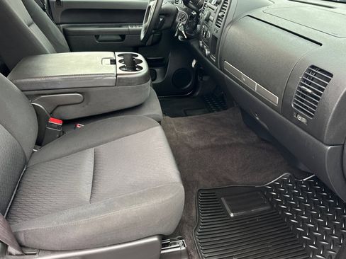 Used 2011 Chevrolet Silverado 3500 LT w/ Interior Plus Package image 15