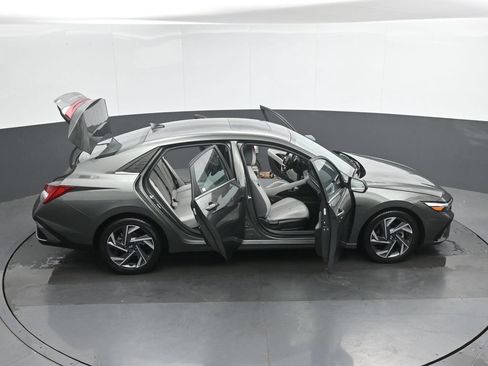 Used 2024 Hyundai Elantra Limited FWD image 50