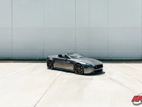 Used 2009 Aston Martin V8 Vantage Roadster RWD image 15
