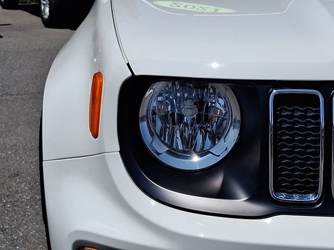 Used 2021 Jeep Renegade Latitude w/ Sun & Sound Group AWD/4WD image 9