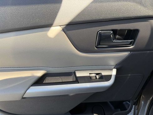 Used 2012 Ford Edge Limited FWD image 12