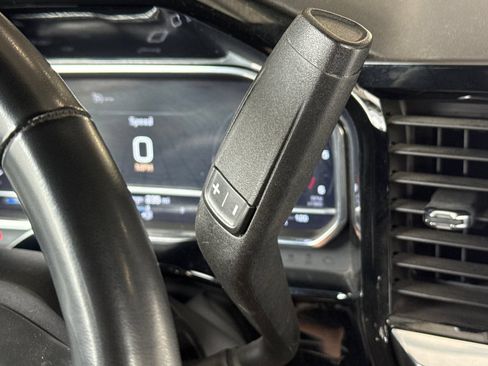 Used 2025 GMC Sierra 1500 SLT AWD/4WD image 30
