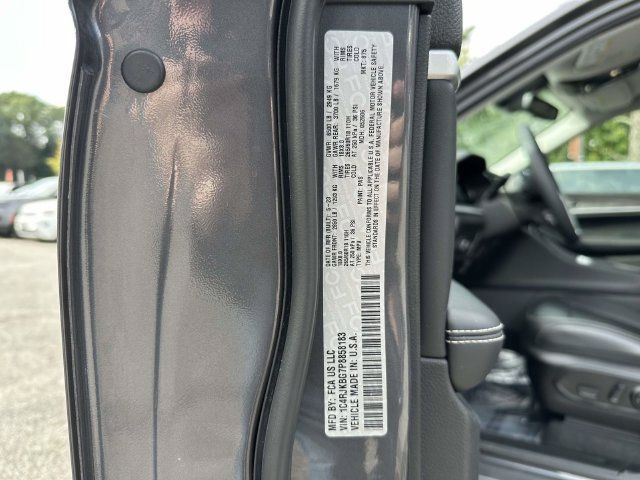Used 2023 Jeep Grand Cherokee L Limited AWD/4WD image 41