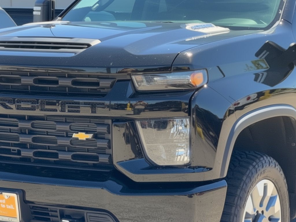 Used 2022 Chevrolet Silverado 2500 Custom w/ Custom Value Package AWD/4WD image 12