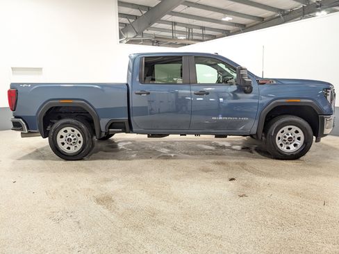 Used 2024 GMC Sierra 2500 Pro image 2