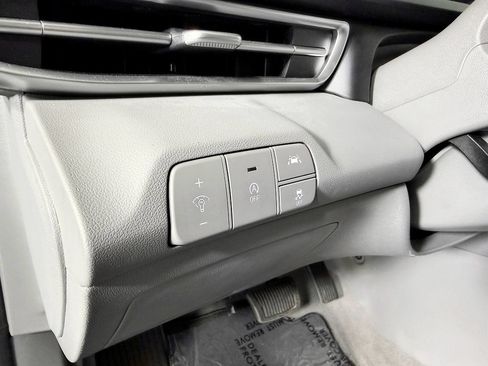 Used 2022 Hyundai Elantra SE FWD image 31