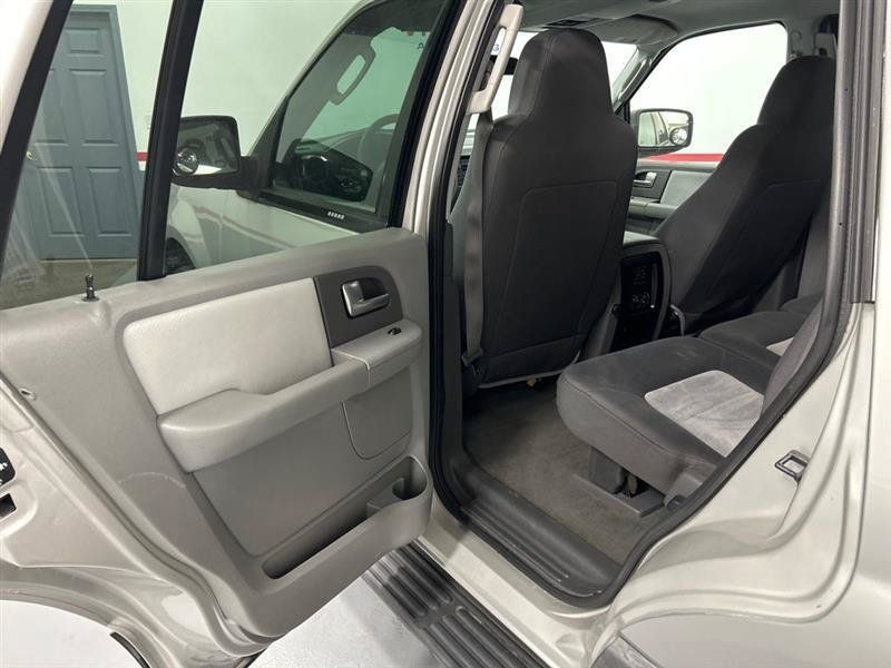 Used 2003 Ford Expedition XLT RWD image 11
